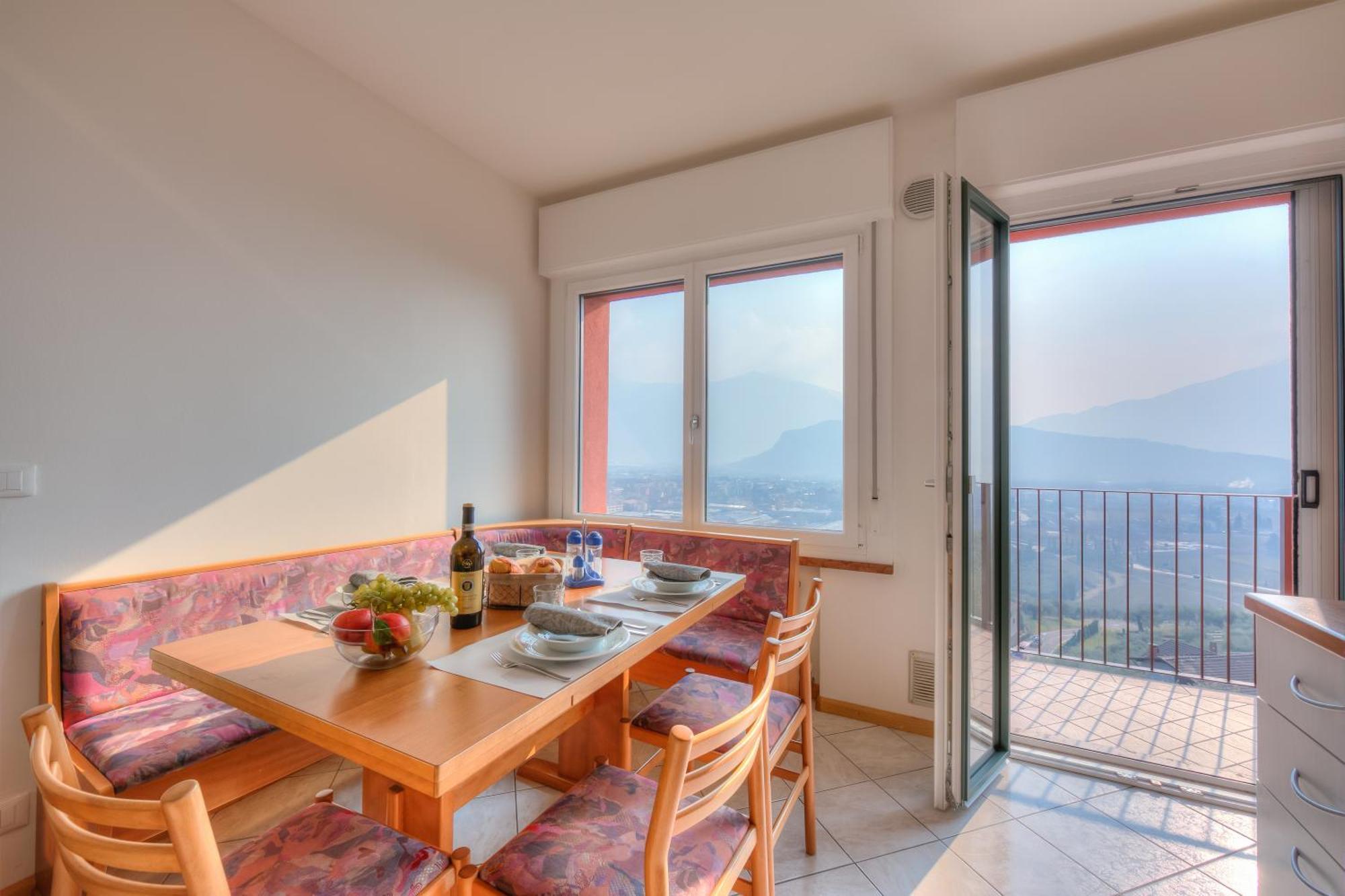 Lake View Dom-Us Apartment - Happy Rentals ริวาเดลการ์ดา ภายนอก รูปภาพ